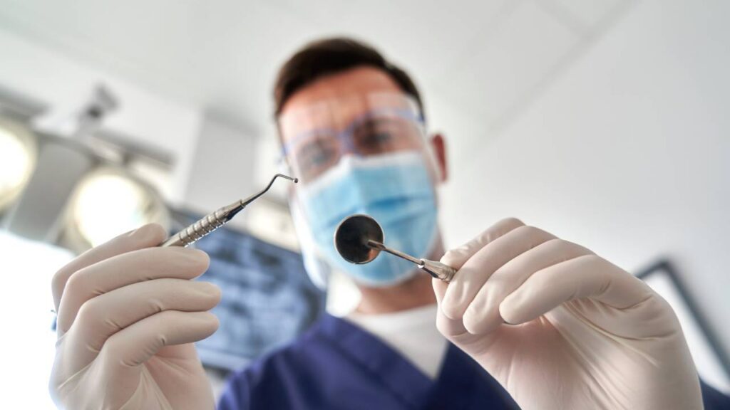 Early Signs of Gum Disease You Shouldn&rsquo;t Ignore
