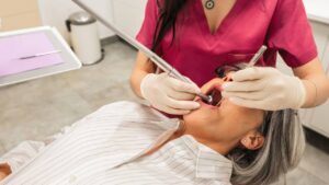 Gingivitis vs. Periodontitis: What Changes, What Doesn't